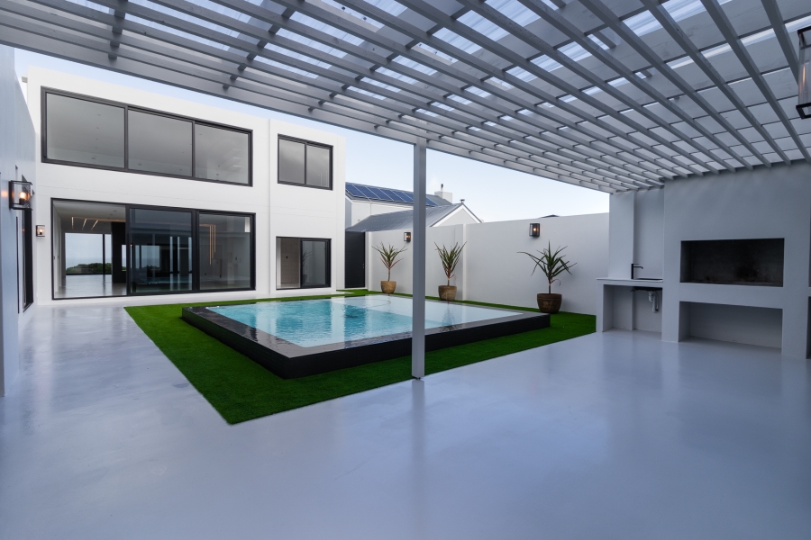 6 Bedroom Property for Sale in Yzerfontein Western Cape